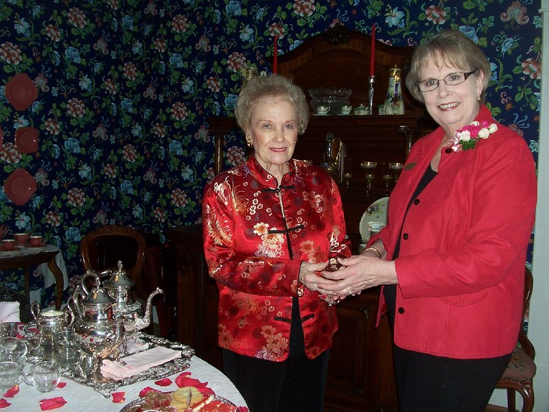 Tea Shirley Dobson serves Patty
